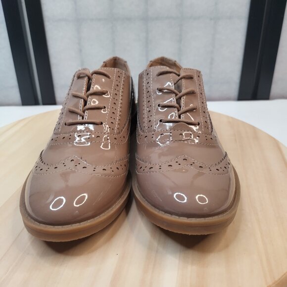 Franco Sarto Illia Faux Patent Leather Taupe Wingtip Shoes Women US 9M - Picture 4 of 14